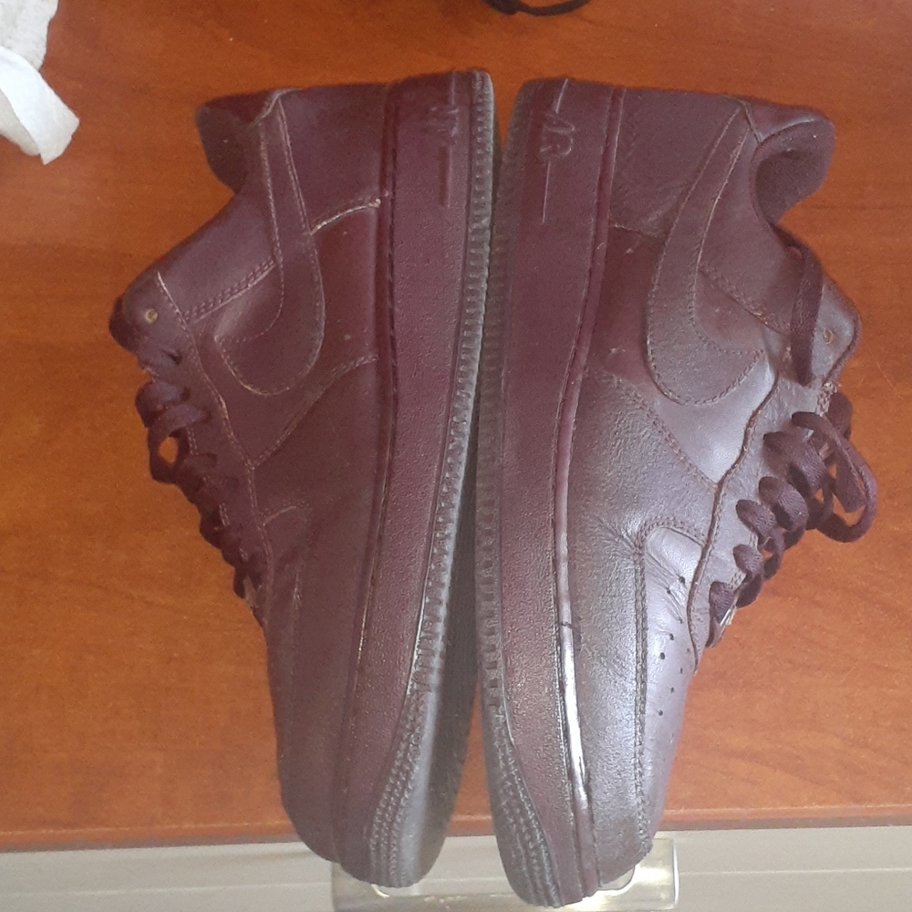 Nike Sneakers - Picture 2 of 3
